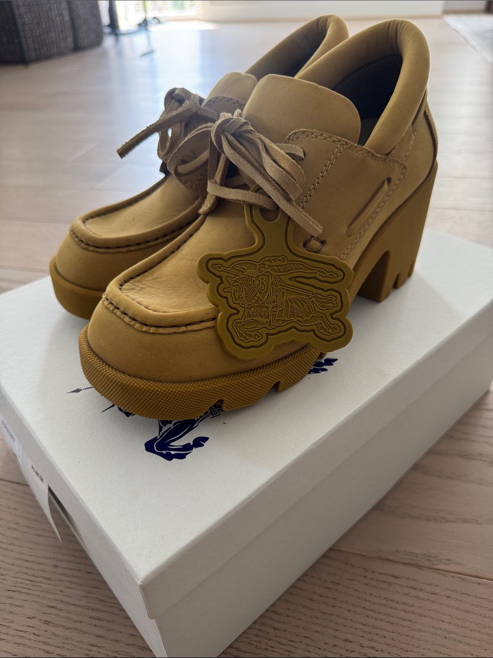 Burberry tan nubuck lace-up platform loafers